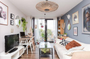 Serene 1 Bedroom Flat in Clapton with Balcony
